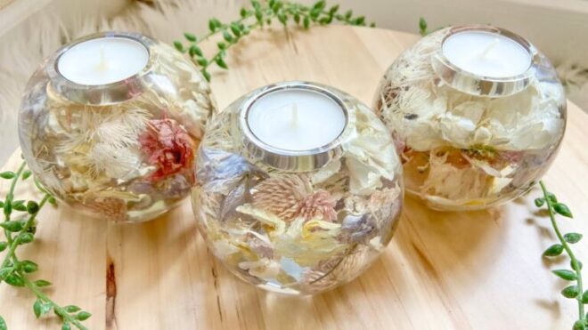 Floral Candle Décor: A Guide to Using Flowers in Your Displays